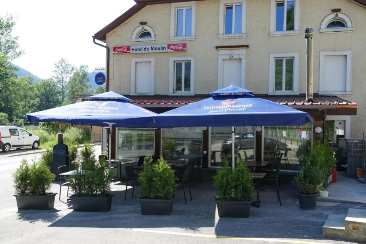 Hotel Restaurant Du Moulin Fleurier Bagian luar foto